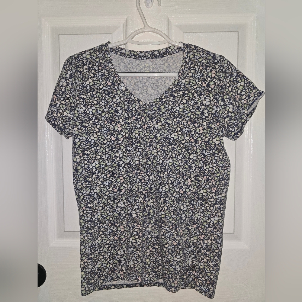 Navy Floral V-Neck Short Sleeve Top